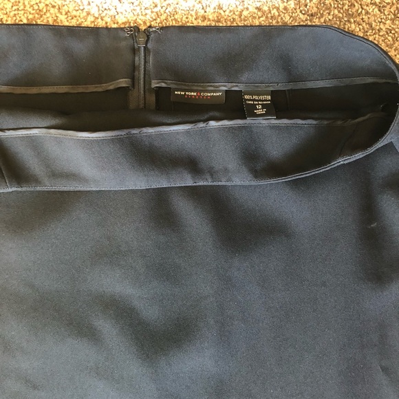 New York and Company skirt - Picture 3 of 3
